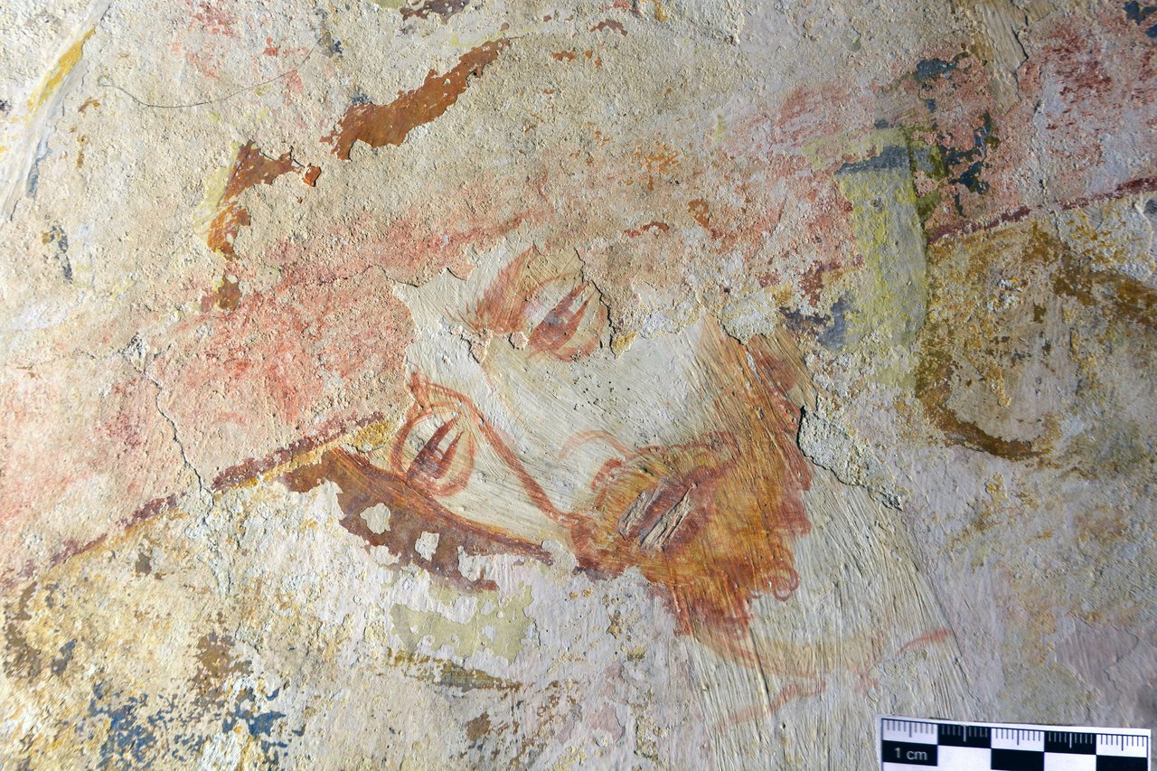 Detail of the wall painting (possibly 15th century) on the east wall of the Magdalen Chapel. Photo: N. Thalguter
